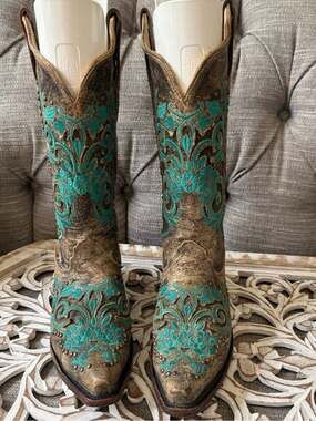 Corral Western Cowboy Brown Turquoise Embroidered Boots Women’s 6.5